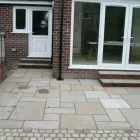 Business 10 image DENNISTOUN MOT CENTRE Mot Testing in Glasgow La