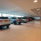 Business 42 image GUY SALMON LAND ROVER, BRISTOL Used Car Dealers in Bristol Br