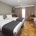 Business 4 image HOLIDAY INN LONDON - WEST, AN IHG HOTEL Wedding Venues in London Gr