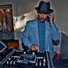 Business 4 image LONDON-RETRO-DJ Mobile Discos in London Gr