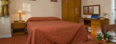 Business 2 image RAINBOWS LODGE HOTEL Travel & Tourism in Reading Be