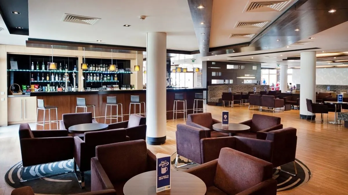 Business 61 image HOLIDAY INN EXPRESS LONDON - EPSOM DOWNS, AN IHG HOTEL