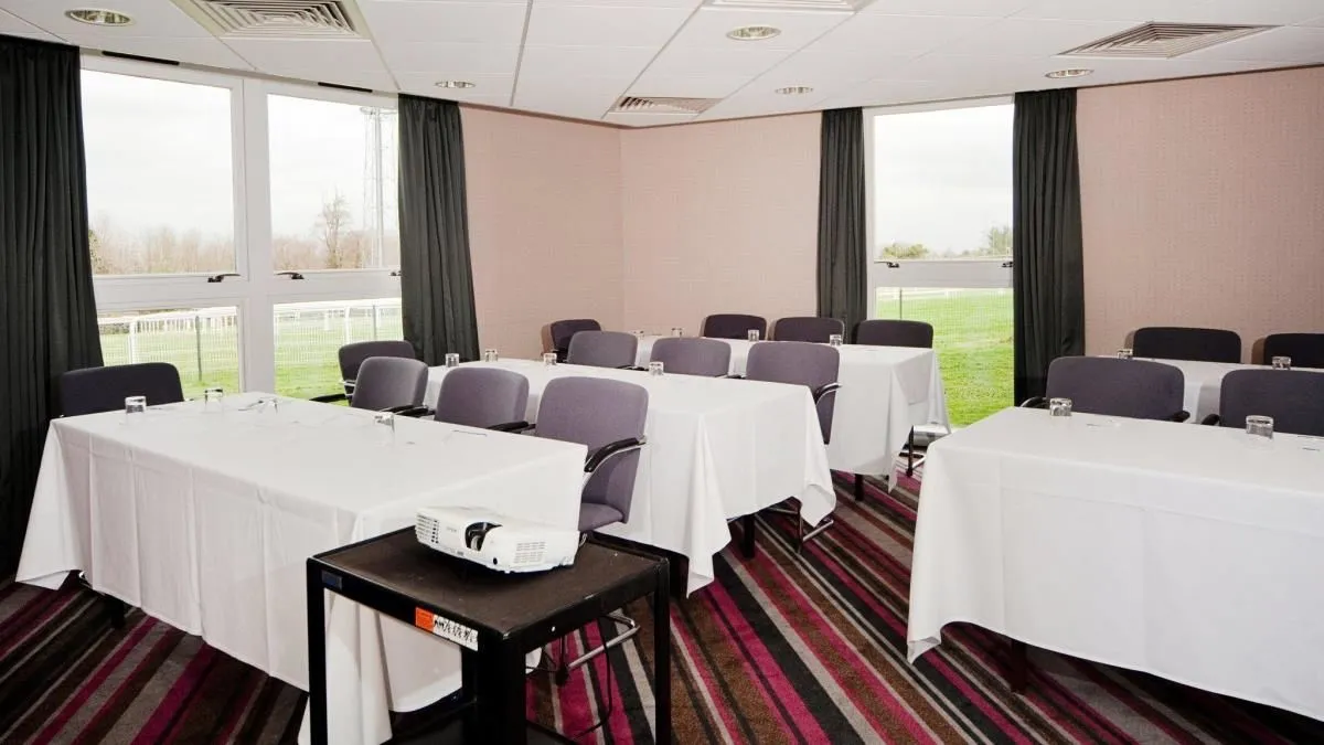 Business 91 image HOLIDAY INN EXPRESS LONDON - EPSOM DOWNS, AN IHG HOTEL