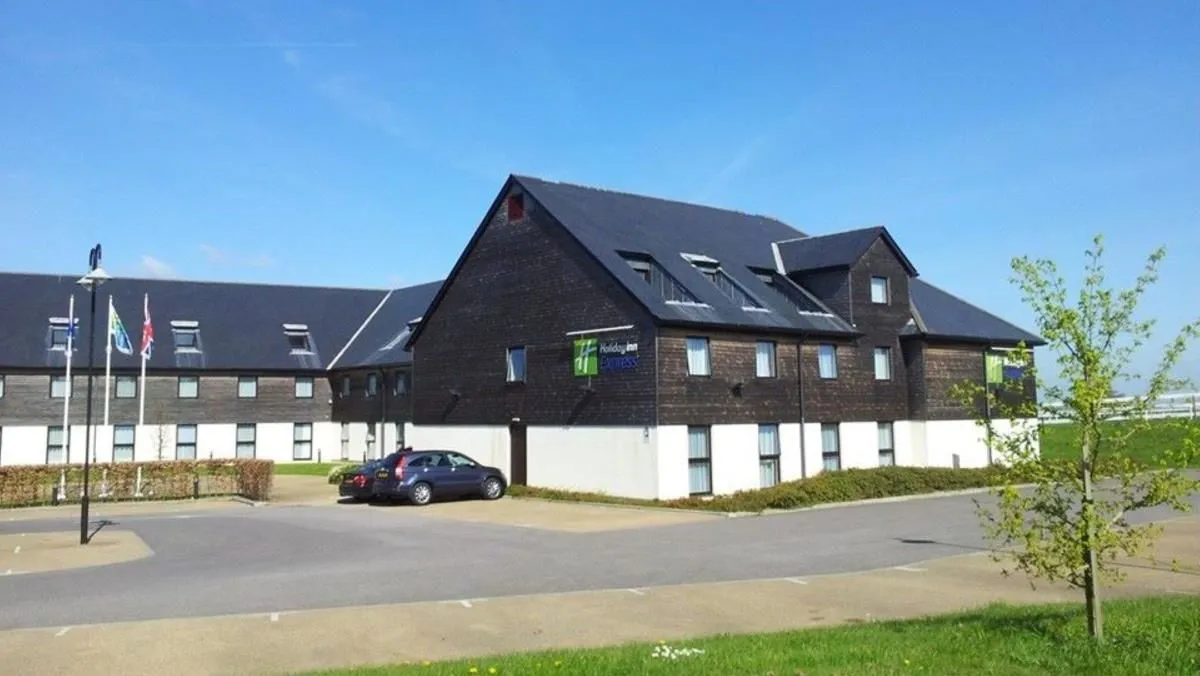 Business 55 image HOLIDAY INN EXPRESS LONDON - EPSOM DOWNS, AN IHG HOTEL
