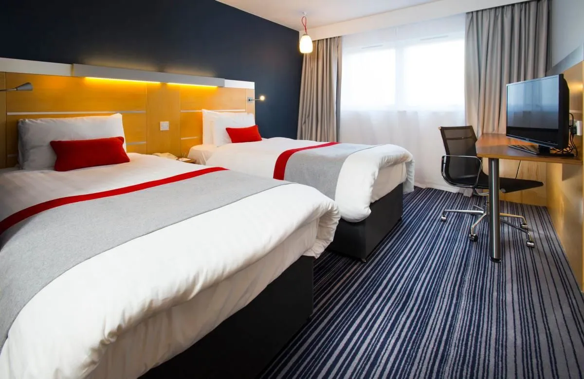Business 1 image HOLIDAY INN EXPRESS LONDON - EPSOM DOWNS, AN IHG HOTEL