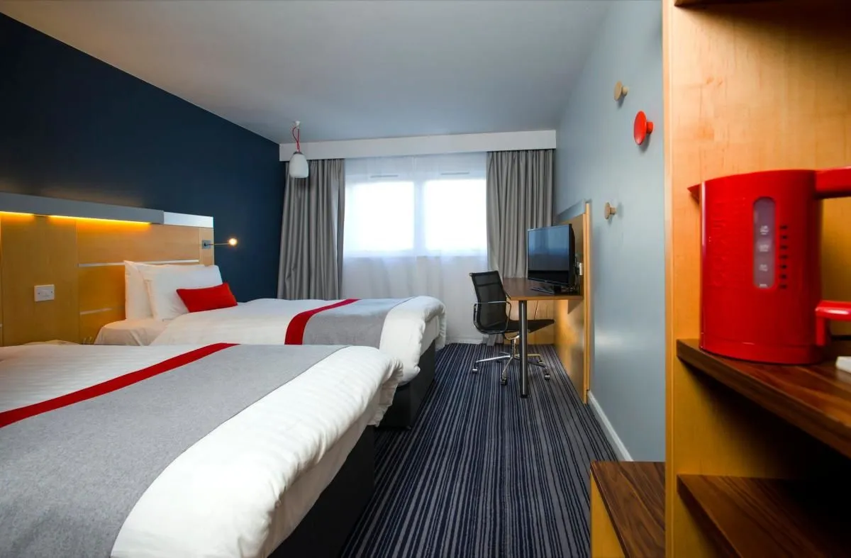Business 22 image HOLIDAY INN EXPRESS LONDON - EPSOM DOWNS, AN IHG HOTEL