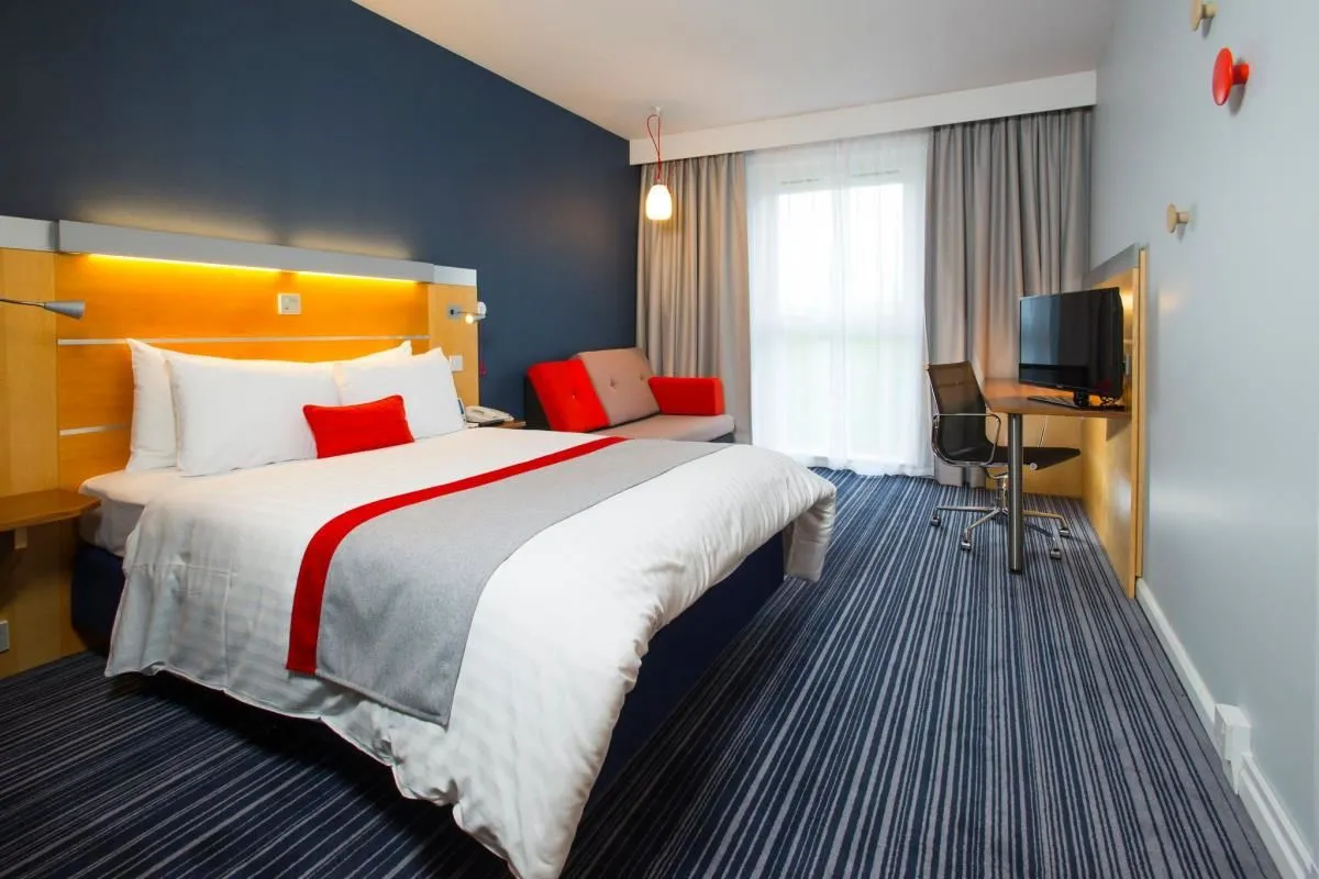 Business 5 image HOLIDAY INN EXPRESS LONDON - EPSOM DOWNS, AN IHG HOTEL