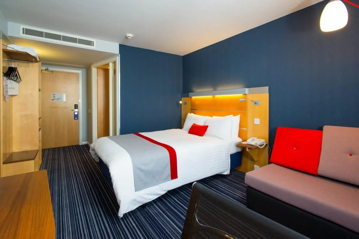 Business 7 image HOLIDAY INN EXPRESS LONDON - EPSOM DOWNS, AN IHG HOTEL
