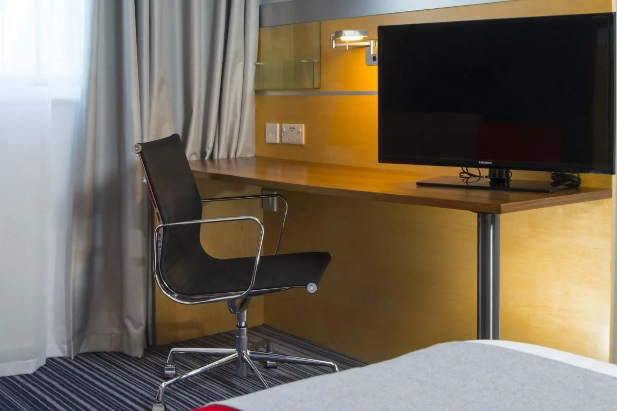Business 24 image HOLIDAY INN EXPRESS LONDON - EPSOM DOWNS, AN IHG HOTEL
