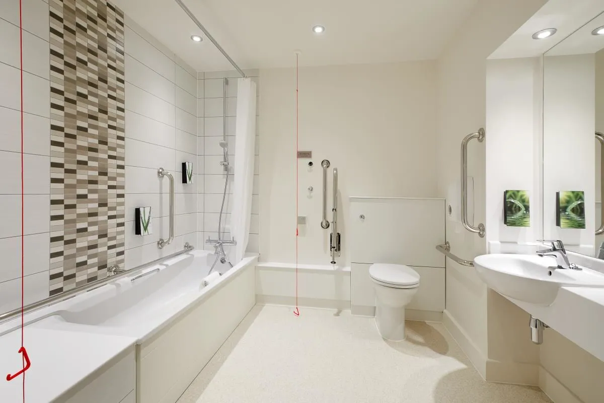 Business 3 image PREMIER INN BOURNEMOUTH EAST CLIFF HOTEL