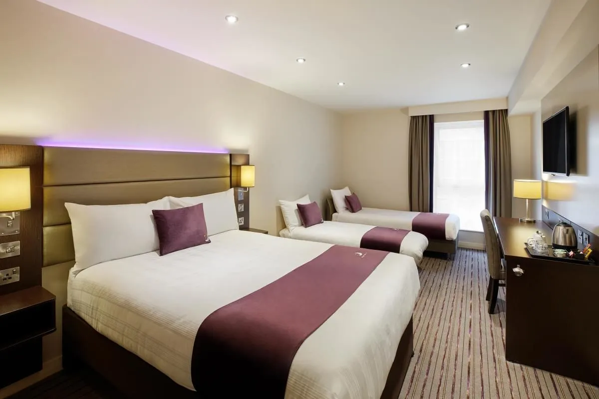 Business 19 image PREMIER INN BOURNEMOUTH EAST CLIFF HOTEL
