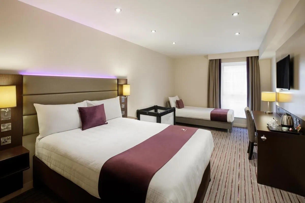 Business 21 image PREMIER INN BOURNEMOUTH EAST CLIFF HOTEL