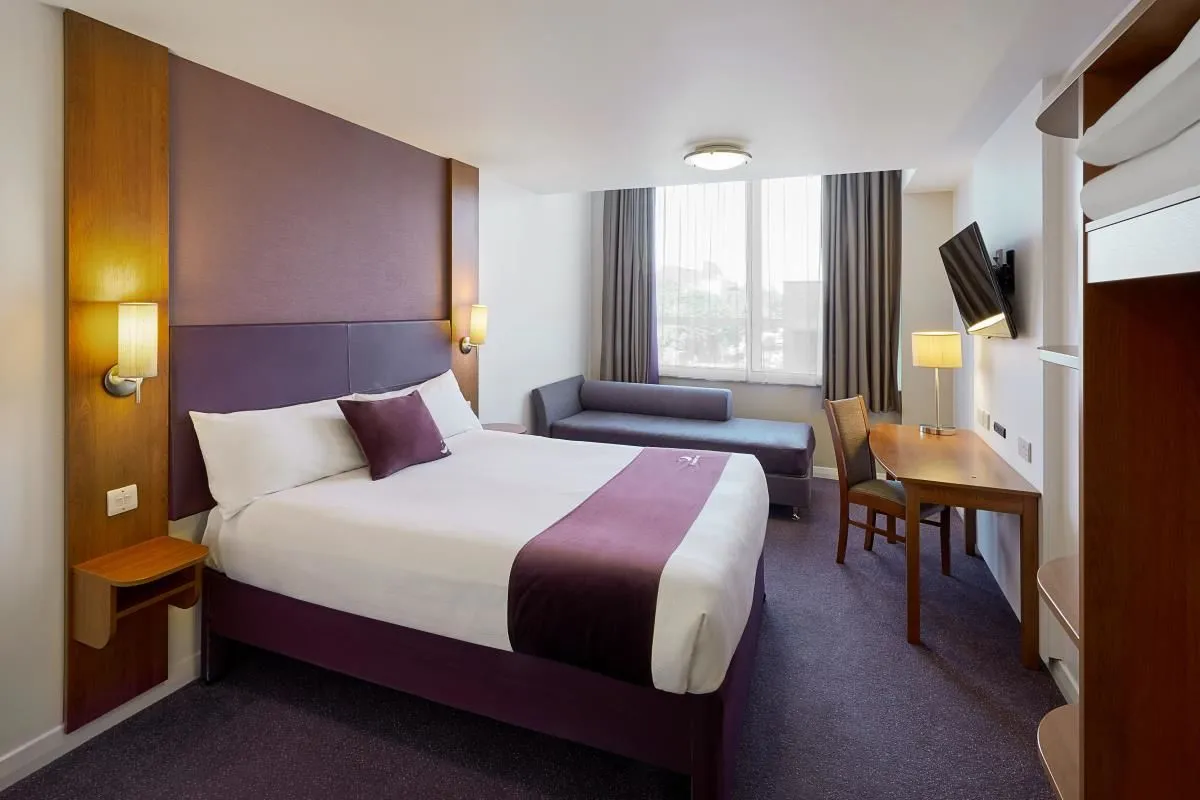 Business 1 image PREMIER INN READING (CAVERSHAM BRIDGE) HOTEL