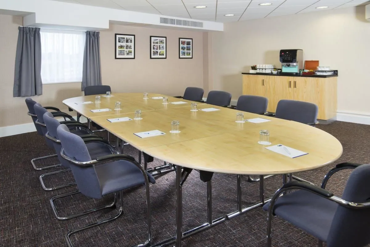 Business 42 image HOLIDAY INN EXPRESS LONDON - EPSOM DOWNS, AN IHG HOTEL