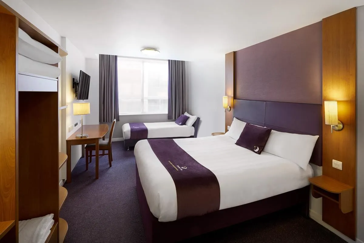 Business 2 image PREMIER INN READING (CAVERSHAM BRIDGE) HOTEL