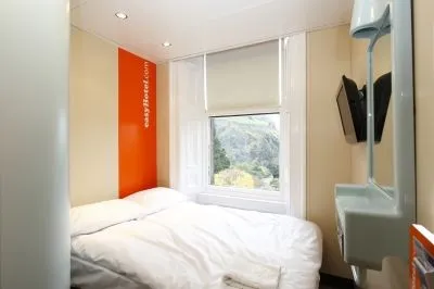 Business 3 image EASYHOTEL EDINBURGH